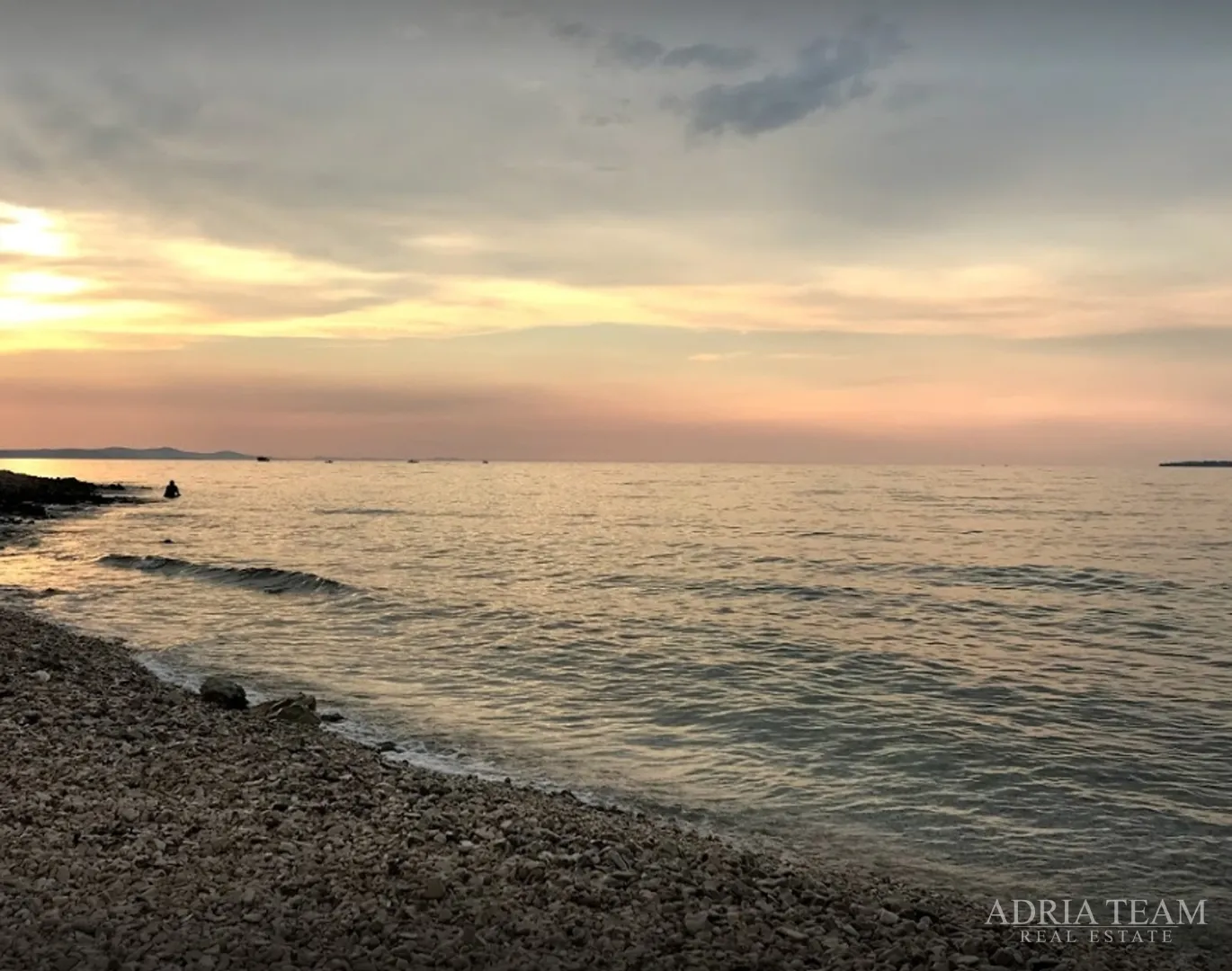 GRAĐEVINSKO ZEMLJIŠTE - TURISTIČKA NAMJENA T1, 10 M OD MORA! ZADAR - BORIK - cover