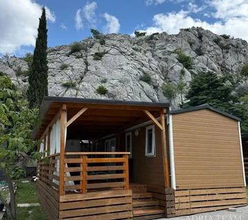 POTPUNO OPREMLJENA MOBILNA KUĆICA  U KAMPU, SVETI JURAJ - cover