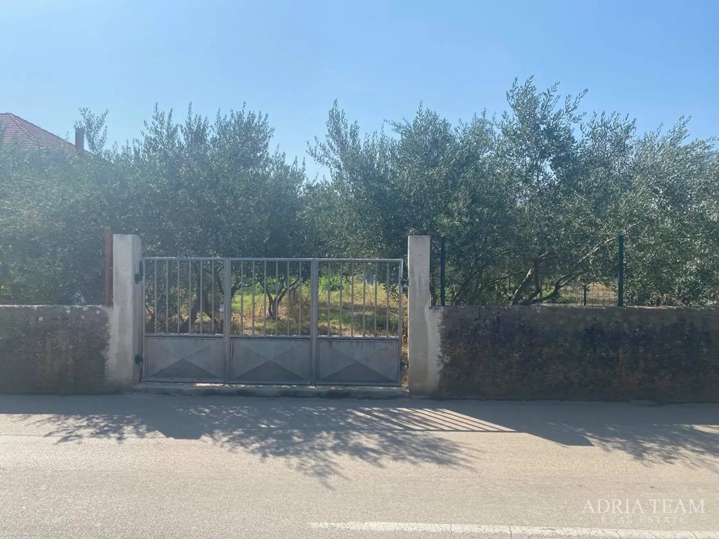 GRAĐEVINSKO ZEMLJIŠTE, IZVRSNA POZICIJA!! 350 m OD MORA, ZADAR - cover