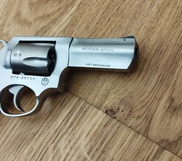 Ruger SP101 - cover