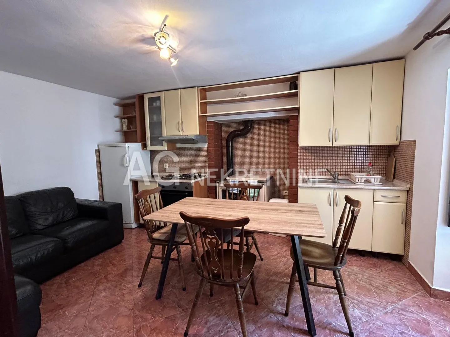 Bakarac, najam kuće - cover