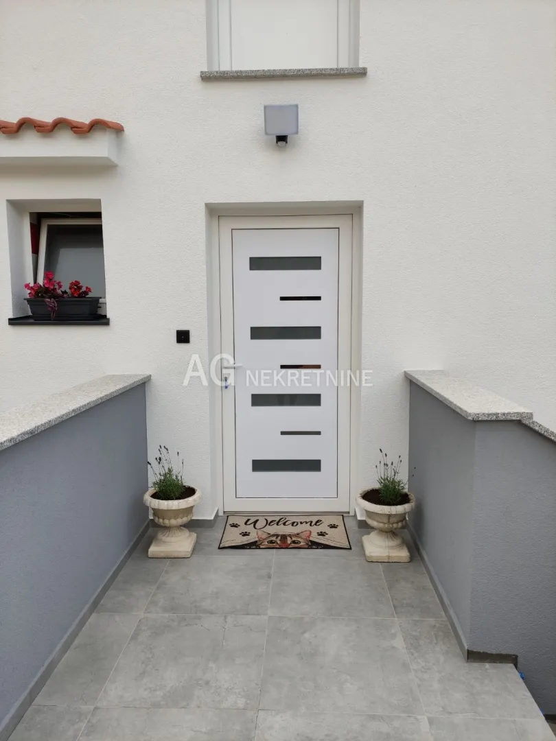 Benaši, 3s+Db,najam za radnike - cover