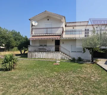Imotski Lug obiteljska kuća 300 m2 najam - Donji Proložac, Proložac