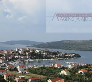 Trogir Seget Vranjica kuća sa 9 stanova roh-bau - novo u ponudi - cover