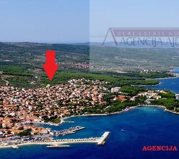 Supetar 824 m2 građevinsko zemljište + građevinska dozvola - zamjena! - Supetar, Supetar