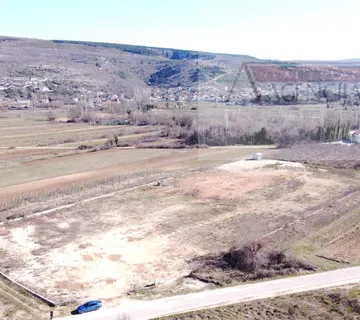 Imotski najam 11430 m2 građevinsko zemljište - dugoročno - Imotski, Imotski