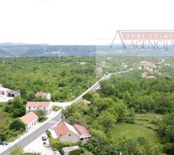 Imotski Poljica građevinsko zemljište 2502 m2 + objekti - novo - cover