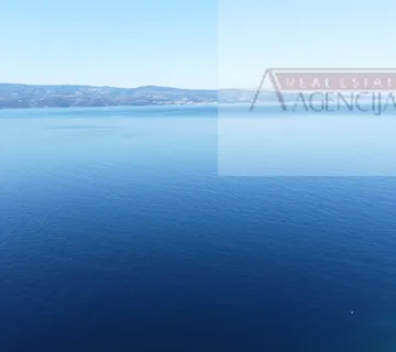 Omiš zemljište 31600 m2 uz samo more - TOP PONUDA - cover