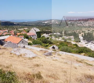 Nerežišća otok Brač građevinsko zemljište 901 m2 + 2 dozvole - novo - cover
