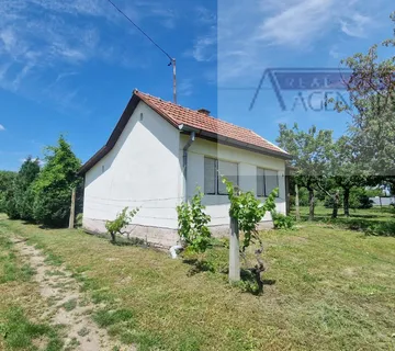 Baranja Batina vikend kuća 35 m2 legalizirana! - povoljno - Batina, Draž