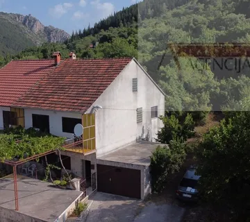 Imotski Donji Proložac kuća 187 m2 - povoljno - Imotski, Imotski