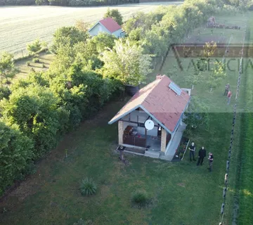 Draž planina vikendica 48 m2 na parceli od 3474 m2 - Draž, Draž