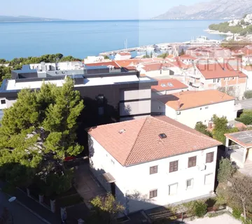 Baška Voda kuća 547 m2 uži centar, blizini mora i plaže - cover