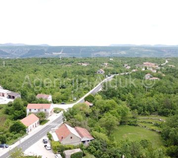 Imotski Poljica građevinsko zemljište 2502 m2 + objekti - novo - cover