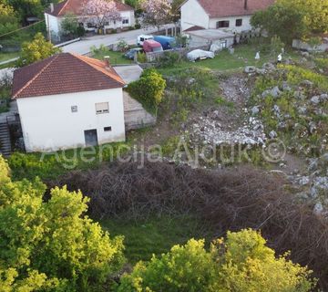 Imotski Runović samostojeća kuća 250 m2 + okućnica 1600 m2 - cover