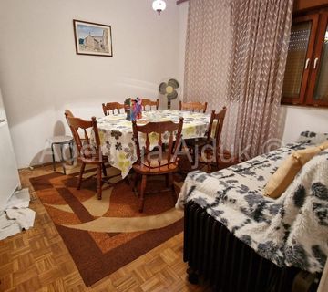 Imotski samostojeća kuća 3 etaže 372 m2 + velika okućnica - cover