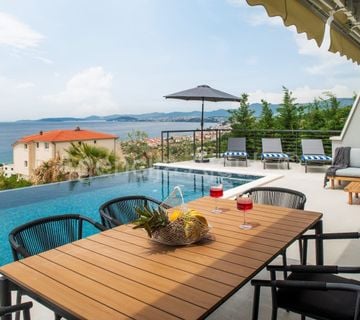 Split - Donja Podstrana nova vila - pogled na more 320 m2 (prodaja) - cover