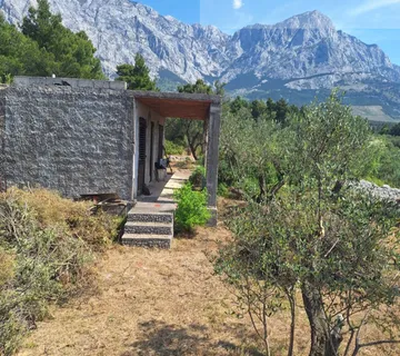 Baška Voda samostojeća kuća 61 m2 sa okućnicom - cover