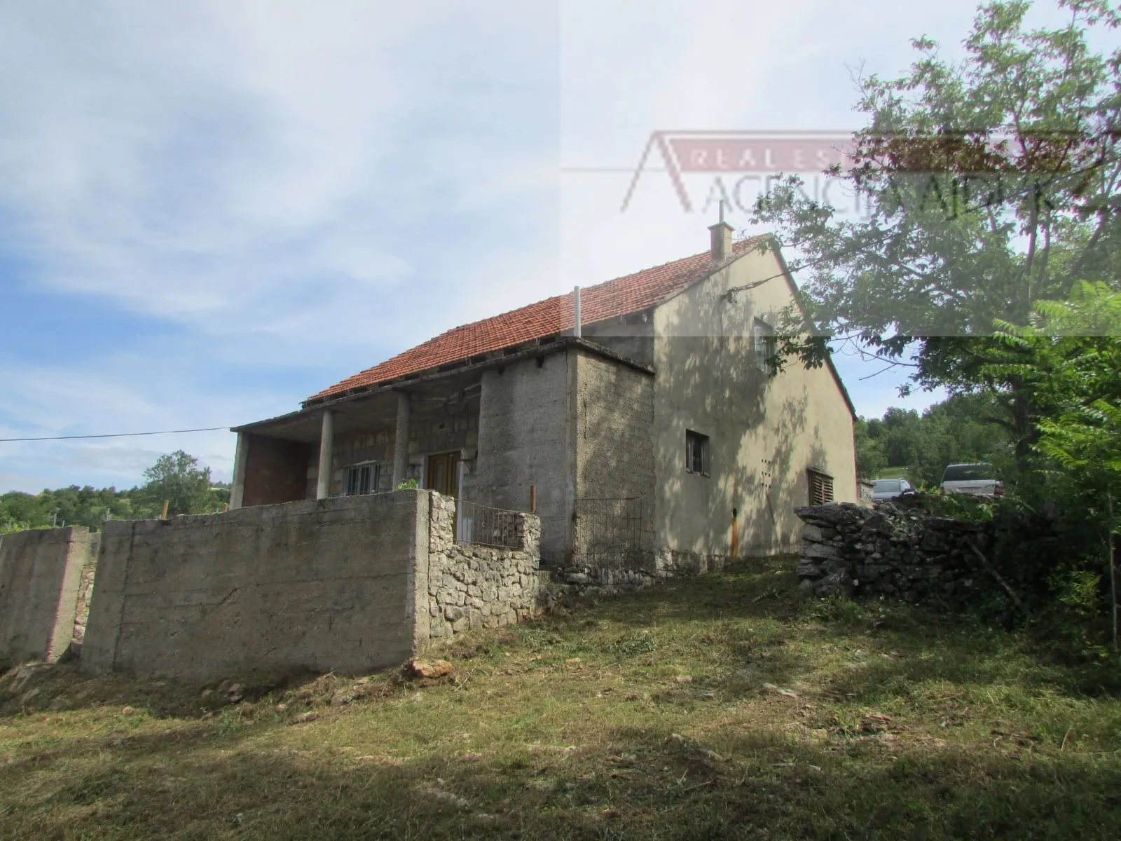 Imotski Vinjani Donji tri legalizirana objekta sa zemljištem - cover