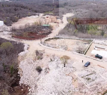 Zagvozd građevinsko zemljište 838 m2 odlična lokacija - Zagvozd, Zagvozd
