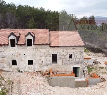 Imotski kuća za odmor u izgradnji 300 m2 - parcela 4300 m2 - intima - Imotski, Imotski