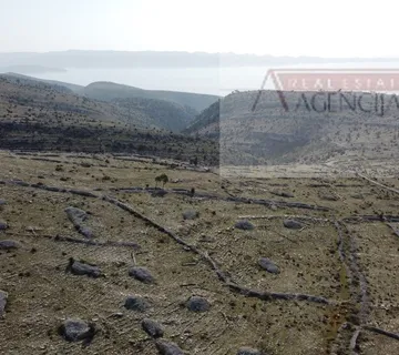 Brač Nerežišća 88252 m2 južna strana prilika - moguća izgradnja - Nerežišća, Nerežišća