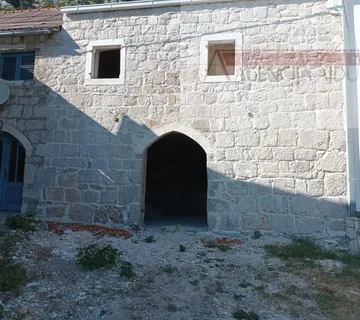 Omiš Lokva Rogoznica renovirana kamena kuća 90 m2 - cover