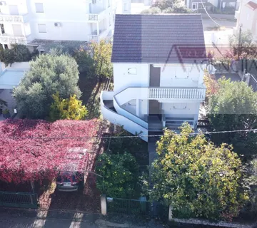 Biograd na moru kuća 200 m2 + okućnica - novo u ponudi - cover