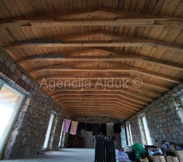 Imotski Runović kamena kuća 250 m2 sa uređenom okućnicom - cover