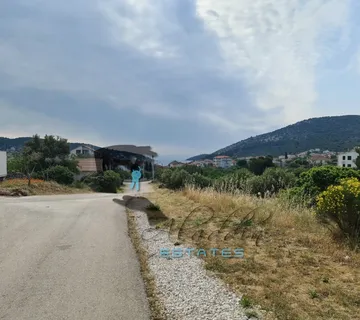 Vinišće, lijepa i povoljna građevinska čestica, 514 m2 - Marina
