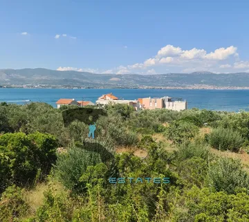 Slatine, prostrana građevinska čestica s prekrasnim pogledom na more, 1.300 m2 - Split