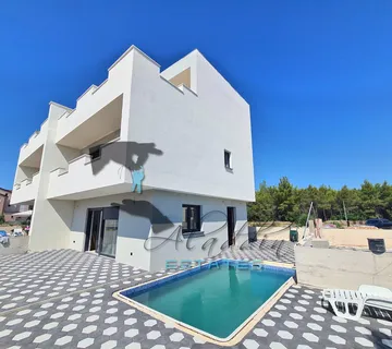 Vodice, dvije luksuzne dvojne kuće za odmor u novogradnji, 319 m2