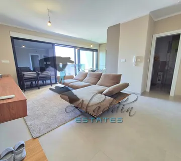 Okrug Gornji, vrhunski opremljen penthouse stan s prekrasnim pogledom, 82 m2 - Okrug Gornji, Okrug