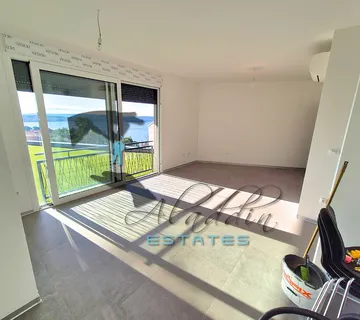 Trogir na Čiovu, vrhunski stan u novogradnji, pogled, prizemlje, 65 m2