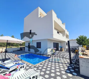 Vodice, moderna dvojna kuća za odmor u novogradnji, 155 m2 - Punta, Vodice