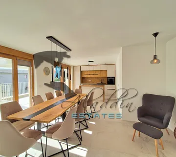 Kaštel Novi, raskošna kuća za odmor s bazenom, novogradnja, 414 m2 - Kaštel Novi, Kaštela