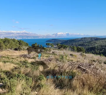 Slatine, izvrsna poljoprivredna čestica s prekrasnim pogledom, 6951 m2 - Split