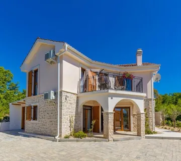 Malinskoj, otok Krk, Ekskluzivna mediteranska vila s bazenom ID 461 - cover