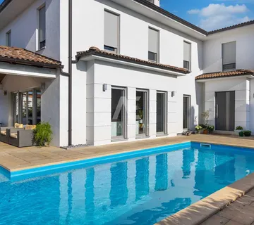 Luksuzna vila s bazenom i pogledom na more u okolici Malinske - ID 115 - cover