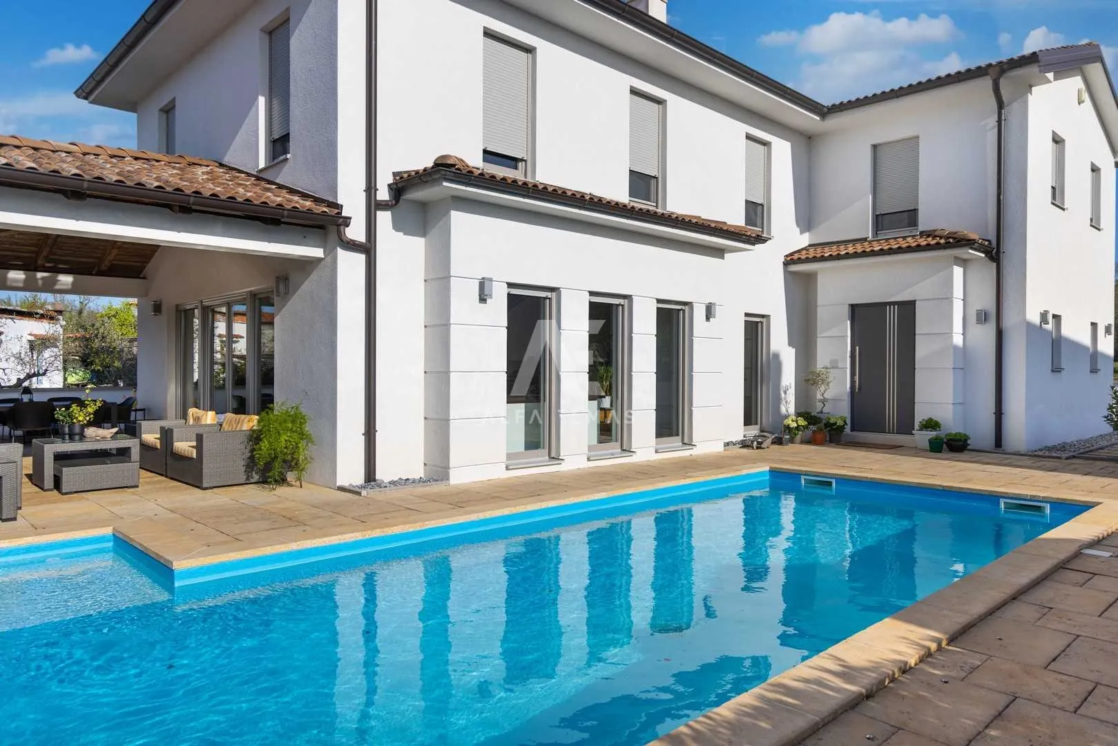 Luksuzna vila s bazenom i pogledom na more u okolici Malinske - ID 115 - cover