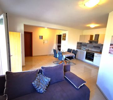Stan sa studio apartmanom, okućnicom i bazenom na Krku - ID 533 - cover