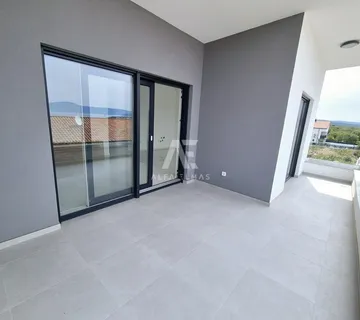 Malinska, dva apartmana sa pogledom na more i okućniom!! ID 441 - cover