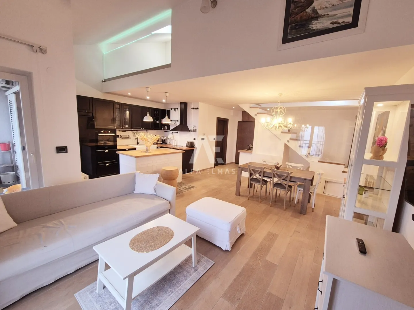 Rešetari, Luksuzni dvoetažni stan s garažnim mjestom  - cover