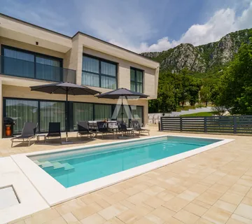 Crikvenica, okolica, impozantna vila s pogledom na more! ID 618 - cover