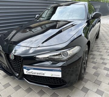 Alfa Romeo Giulia 2,0 Turbo Q4 280/BLACK EDITION”VELOCE”reg 6mj2025 - cover