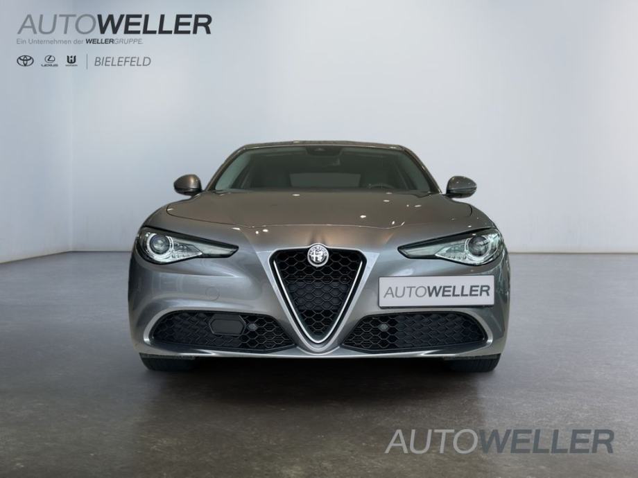 alfa-romeo-giulia-2.0-turbo-svojim-kamionima-uvozimo-registracije-slika-216017054