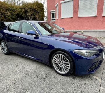 Alfa Romeo Giulia 2,0 Turbo Veloce Q4 BiXenon navi koža PDCx2 kam gr.s - cover