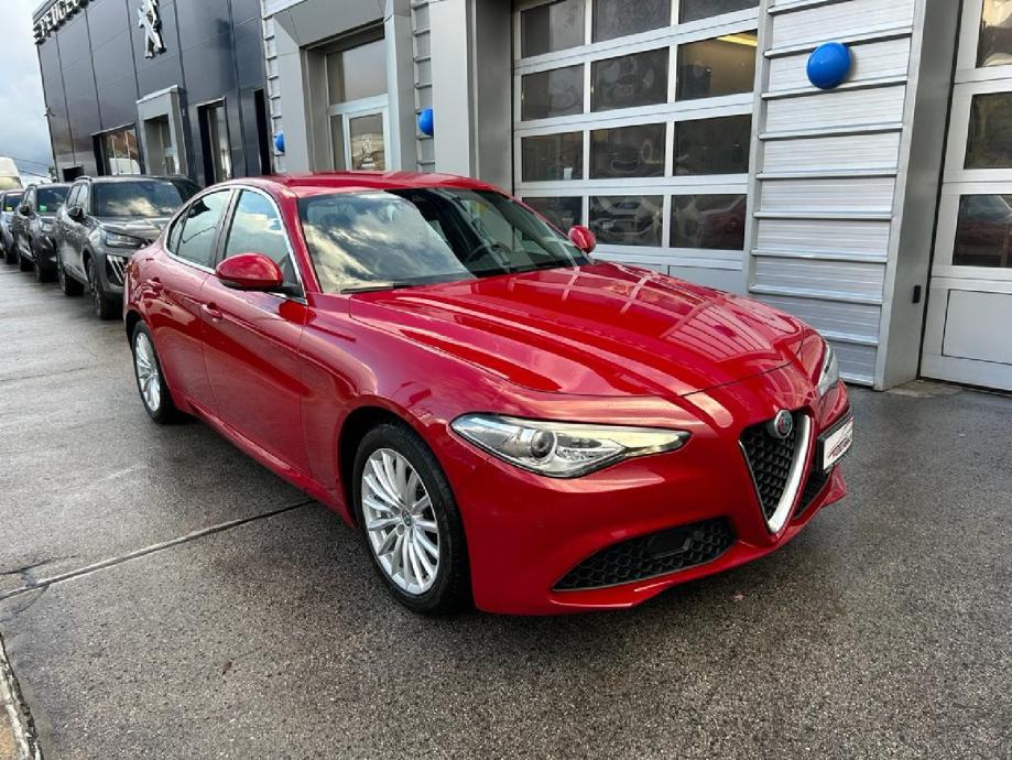 alfa-romeo-giulia-2-2-jtd-model-2019-130-000km-servisna-reg-slika-205697595