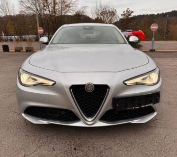 Alfa Romeo Giulia 2,2JTD svojim kamionima uvozimo - do registracije - cover