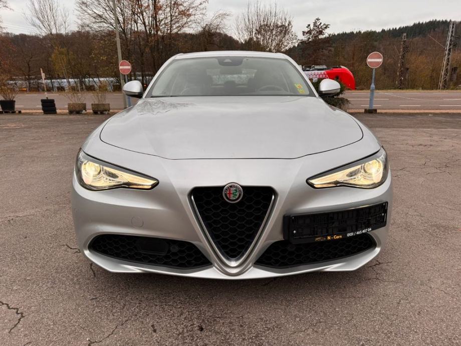 alfa-romeo-giulia-2.2jtd-svojim-kamionima-uvozimo-registracije-slika-214434728